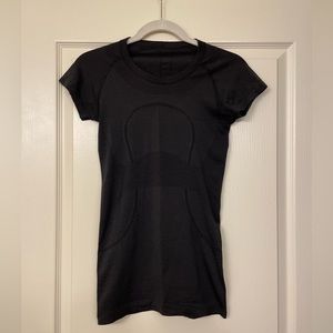 Black Lululemon Swiftly Tech short-sleeve, size 4